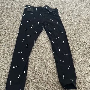 Girls black nike leggings size medium still with tags